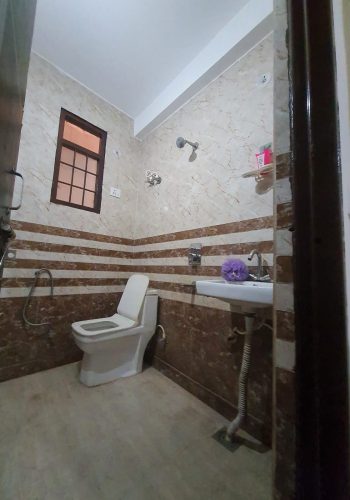 Affordable room for rent in Deoli South Delhi english toilet
