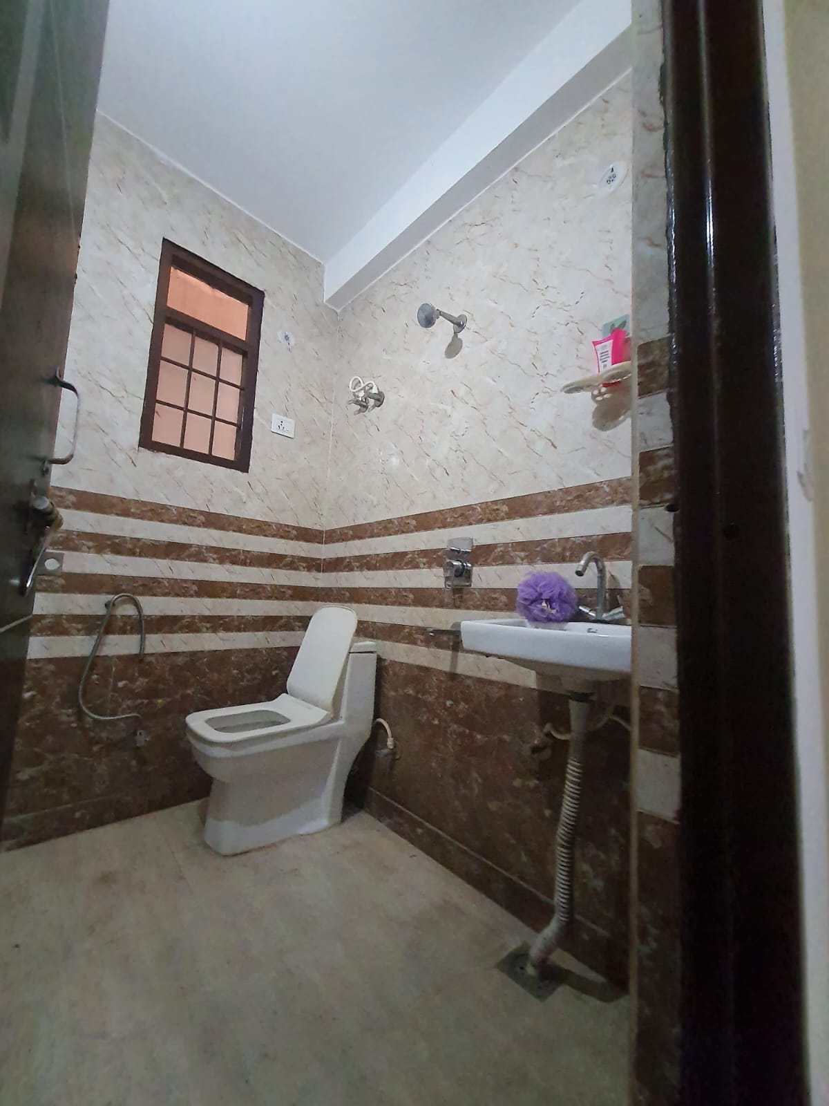 Affordable room for rent in Deoli South Delhi english toilet