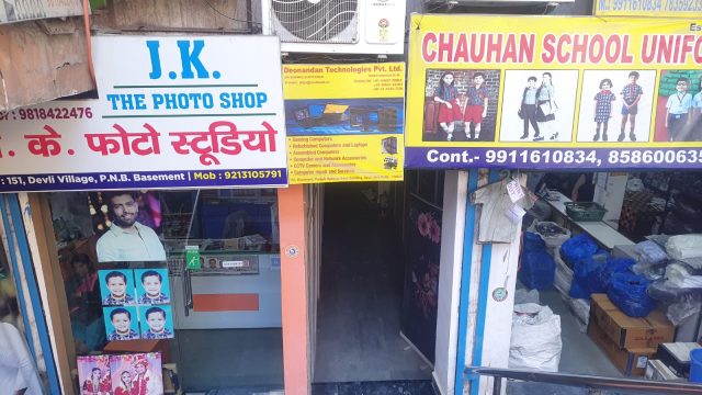Basement commercial space for rent near Deoli Bus Stand South Delhi 1000 sq ft